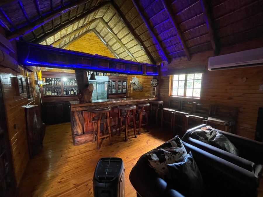 6 Bedroom Property for Sale in Christiana North West